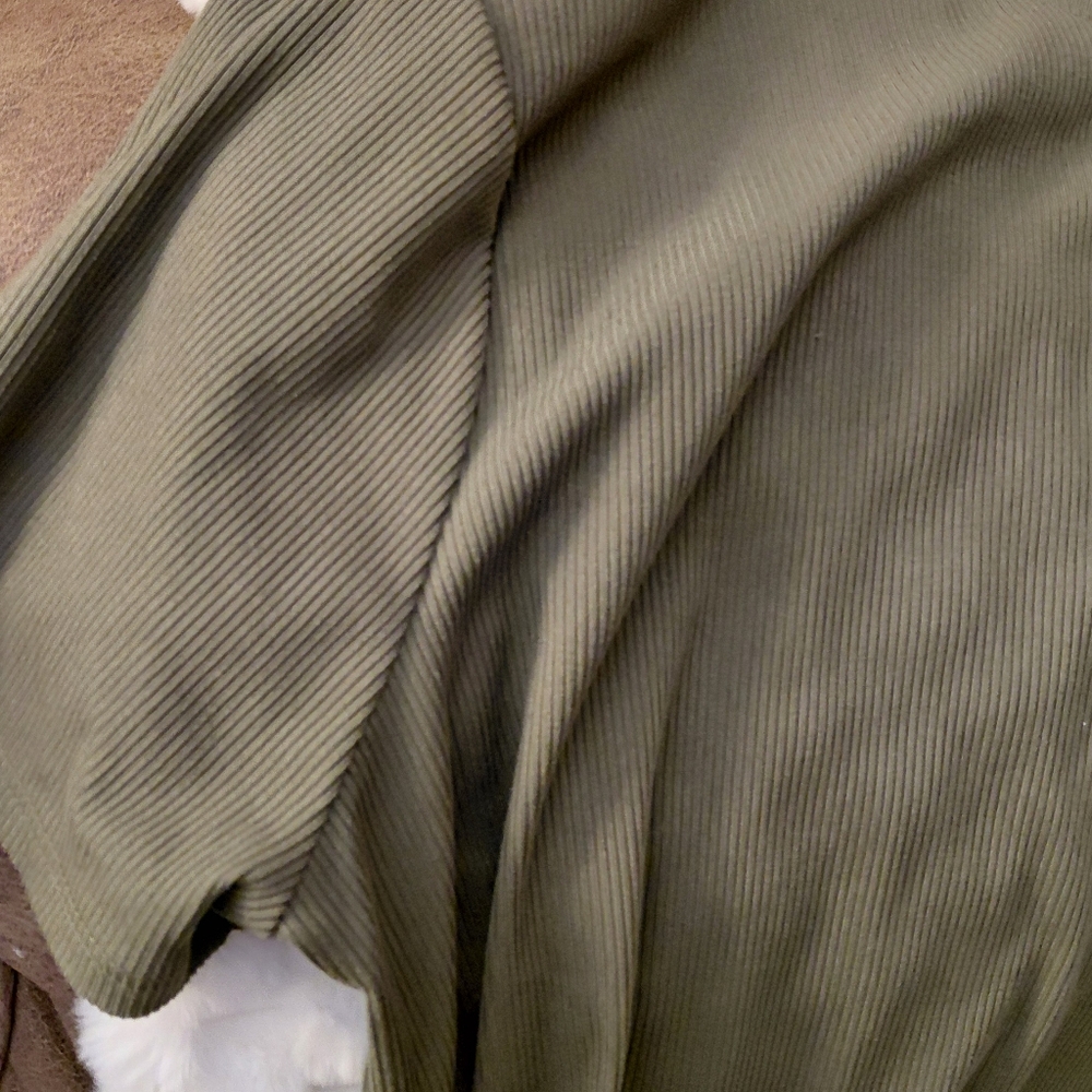 Nine West Olive Short Sleeve Tee - Picture 4 of 5